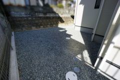 お庭付き＾＾周囲からの目線も気にならず、BBQやお子様のプールなども楽しめそうです＾＾
