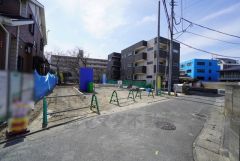 前面道路は北側約4ｍの公道に面しています。