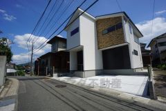 前面道路含む現地写真。