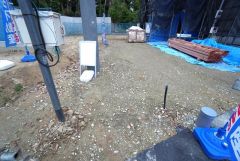 カースペースは縦列2台分を確保。