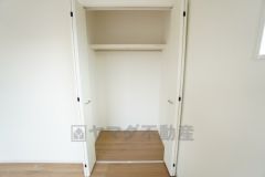 クローゼット付きなので、すっきりと整理整頓でき気持ちよく過ごせますね＾＾