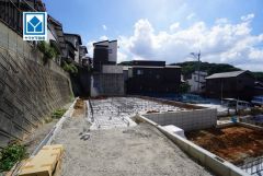 東月隈小学校、目の前＾＾西鉄バス「浦田」歩9分。博多駅行＾＾