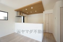 キッチン上部は折下げ天井でこだわりの空間です＾＾