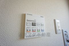 浴室暖房乾燥機には、暖房、乾燥、涼風、換気の4つの機能が付いています。タイマー付きです。換気・雨の日の洗濯も安心です＾＾