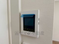 防犯性もばっちり、TVモニター付きインターフォン完備。大きなモニターで玄関先を確認できます。