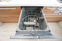 家事の時短につながる食洗機付き。