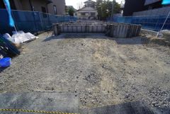 駐車スペースは並列2台分を確保。マイカー用に、お客さま用に、余裕を持ってご利用いただけます。