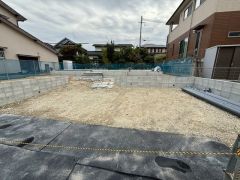 駐車スペースはゆとりある並列3台分を確保。マイカー用に、お客さま用に、余裕を持ってご利用いただけます＾＾ 