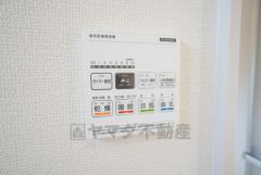 浴室暖房乾燥機には、暖房、乾燥、涼風、換気の4つの機能が付いています。タイマー付きです。換気・雨の日の洗濯も安心です＾＾