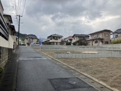 住人以外の車の進入も少なく、小さなお子様を持つご家庭にも安心です。 