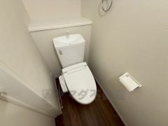 1階2階の2ヶ所にトイレがありますので、忙しい朝にも家族に気を使わず、ゆとりが生まれますね＾＾