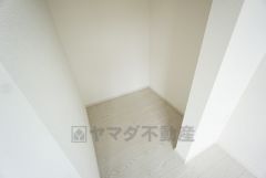 ウォークインクローゼットには扉を付けていないので部屋がより広く感じられますね。