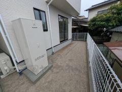 お庭付き＾＾日光浴やガーデニングはもちろん、お子さまの外遊びの場としても＾＾