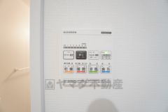 浴室暖房乾燥機には、暖房、乾燥、涼風、換気の4つの機能が付いています。タイマー付きです。換気・雨の日の洗濯も安心です＾＾