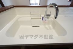 大きなお鍋も楽々洗える幅の広いシンクです＾＾