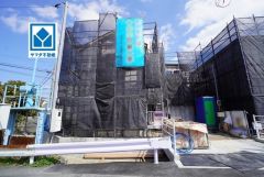 西鉄バス「柏原」歩5分＾＾歩2分圏にセブン、郵便局。歩8分圏にボンラパス、幼稚園、保育園あり＾＾