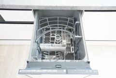 炊事時間を大幅に短縮できる食器洗浄乾燥機付き＾＾食器を洗う手間が減るので家族とのコミュニケーションの時間や自分の時間が増えますね。 