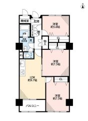 お掃除のしやすいオールフローリング＾＾洋室が3部屋あるので、お子様が大きくなっても安心ですね＾＾バルコニーは南向きで日当たり良好。