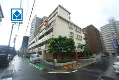 ＪＲ鹿児島本線「南福岡」駅徒歩2分。 都心へのアクセス良好。スーパーやコンビニなども近く周辺環境充実。 快適でゆとりのある生活空間で新生活を始めましょう^^