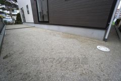 広々としたお庭付き＾＾周囲からの目線も気にならず、BBQやお子様のプールなども楽しめそうです＾＾