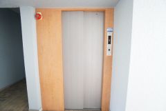 エレベーター完備で、上階への移動もスムーズ。重たい荷物がある日やお買い物帰りでも負担が少なく、毎日の暮らしを快適にサポートしてくれます。 