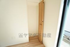 リビングには収納が設けられています。物が沢山集まりがちなリビングに収納スペースがあると便利ですね＾＾