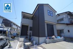 西鉄「井尻」駅(自転車8分/2.1ｋｍ)。歩5分圏にマルキョウ＆セブン＆幼稚園＆保育園あり＾＾