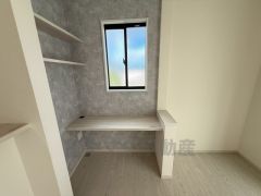 キッチン前方にはスタディーカウンター付き。お子さまの勉強スペースや作業の場、家事の合間の一息休憩にも＾＾