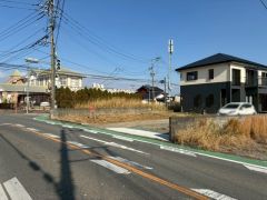 前面道路。西側約8.2ｍ公道。