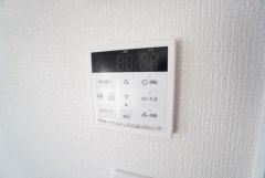おいだき機能つきなのでお風呂に入る時間が異なるご家庭には嬉しいですね。ボタン一つで快適で便利な生活が＾＾