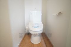 1階2階の2ヶ所にトイレがありますので、忙しい朝にも家族に気を使わず、ゆとりが生まれますね＾＾