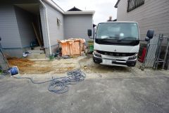 駐車スペースはゆとりある2台分を確保。マイカー用に、お客さま用に、余裕を持ってご利用いただけます＾＾ 
