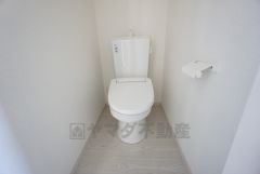 1階2階の2ヶ所にトイレがありますので、忙しい朝にも家族に気を使わず、ゆとりが生まれますね＾＾
