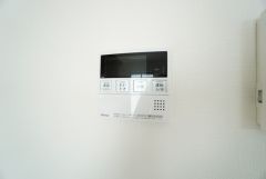おいだき機能つきなのでお風呂に入る時間が異なるご家庭には嬉しいですね。ボタン一つで快適で便利な生活が＾＾