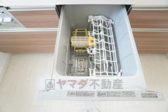 炊事時間を大幅に短縮できる食器洗浄乾燥機付き＾＾食器を洗う手間が減るので家族とのコミュニケーションの時間や自分の時間が増えますね＾＾