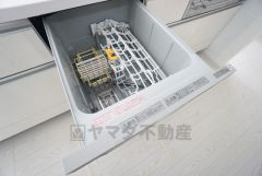 炊事時間を大幅に短縮できる食器洗浄乾燥機付き＾＾食器を洗う手間が減るので家族とのコミュニケーションの時間や自分の時間が増えますね。