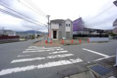 前面道路含む現地写真。