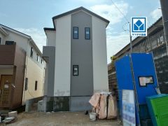 現地（2026年3月）撮影。 1号棟。 