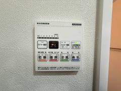 浴室暖房乾燥機には、暖房、乾燥、涼風、換気の4つの機能が付いています。タイマー付きです。換気・雨の日の洗濯も安心です＾＾