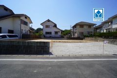 4ＬＤＫ。平屋。LDK広々20.5帖。敷地約70坪。駐車スペース3台分＾＾