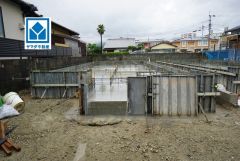 弥永西小(歩2分)＾＾西鉄バス「弥永西小入口」歩5分。大橋駅行＾＾JR「博多南」駅(自転車7分/1.5ｋｍ)。