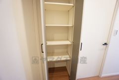 玄関ホールにも収納が設けられています＾＾ 