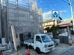 西鉄バス「皿山一丁目」歩2分＾＾天神＆博多駅へのアクセス良好＾＾歩9分圏にサニー、コンビニ2種、ドラッグ新生堂、保育園、病院、郵便局など周辺環境充実＾＾