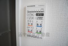 浴室暖房乾燥機には、暖房、乾燥、涼風、換気の4つの機能が付いています。タイマー付きです。換気・雨の日の洗濯も安心です＾＾