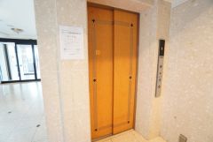 エレベーター完備で、毎日の移動もスムーズ。重い荷物やベビーカーの利用も安心です。買い物帰りなどに、上階でもラクに移動できますね＾＾