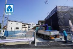 西鉄バス「柏原」歩5分＾＾歩2分圏にセブン、郵便局。歩8分圏にボンラパス、幼稚園、保育園あり＾＾