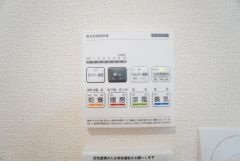 浴室暖房乾燥機には、暖房、乾燥、涼風、換気の4つの機能が付いています。タイマー付きです。換気・雨の日の洗濯も安心です＾＾
