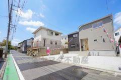 小学校まで徒歩10分圏内＾＾周辺にはコンビニ・スーパードラッグストア等があり周辺環境充実＾＾