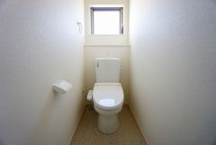 同仕様写真。汚れをガードする構造でサッと一拭き、お手入れが簡単。