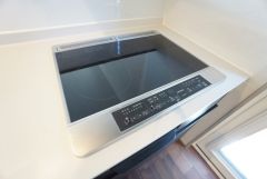 IHクッキングヒーターは火を使わないため、火災の発生リスクを抑えることが出来ます。汚れてもサッとふけてお掃除らくらく＾＾